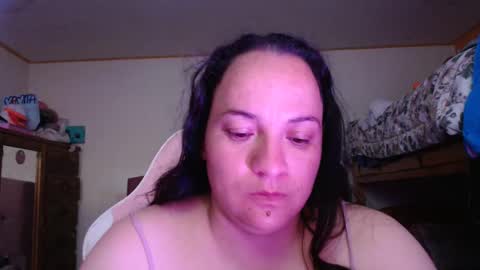 Snapshot of miaabrownn chatting on 05/25/26, 12:44 MIA online show from 05/25/26, 12:44