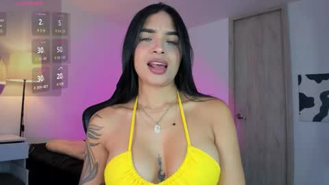 Snapshot of miaagomez chatting on 09/27/25, 06:57 Mia online show from 09/27/25, 06:57