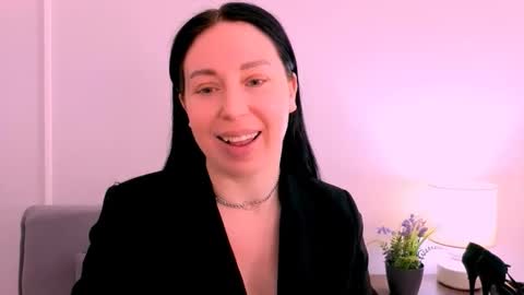 Snapshot of miaalluring chatting on 04/24/26, 03:25 Mia online show from 04/24/26, 03:25