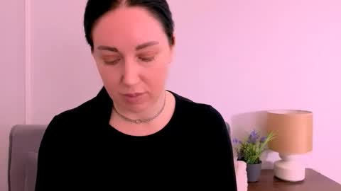 Snapshot of miaalluring chatting on 04/27/26, 04:27 Mia online show from 04/27/26, 04:27
