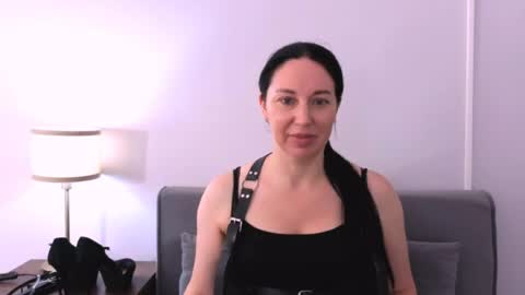 Snapshot of miaalluring chatting on 07/18/26, 06:17 Mia online show from 07/18/26, 06:17
