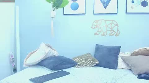 Mia online show from 01/05/25, 04:06