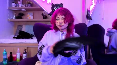 Mia online show from 02/25/25, 12:55