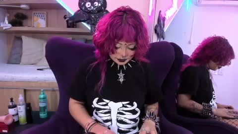 Mia online show from 02/28/25, 01:03