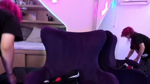 Mia online show from 03/05/25, 12:33