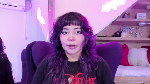 Mia online show from 11/05/25, 04:01