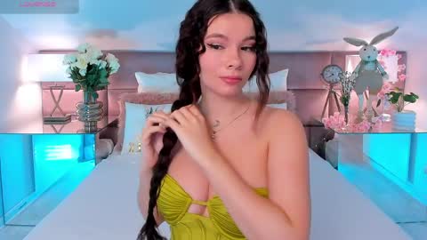 Mia online show from 04/04/26, 07:11