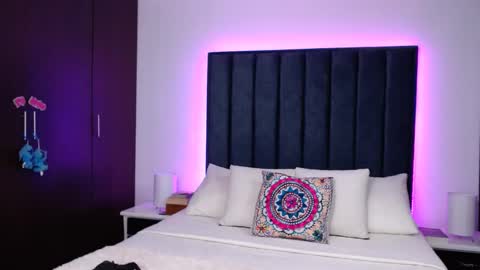 Snapshot of miaandnaty1 chatting on 12/31/24, 02:19 miaandnaty1 online show from 12/31/24, 02:19