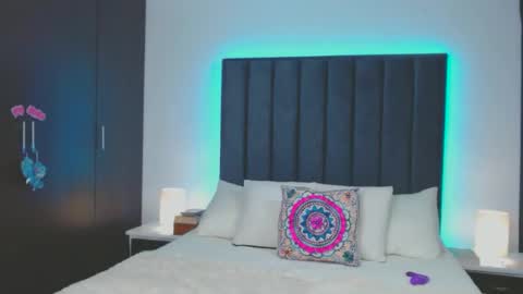 Snapshot of miaandnaty1 chatting on 01/01/25, 09:28 miaandnaty1 online show from 01/01/25, 09:28