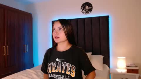 Snapshot of miaandnaty1 chatting on 09/25/25, 03:21 miaandnaty1 online show from 09/25/25, 03:21