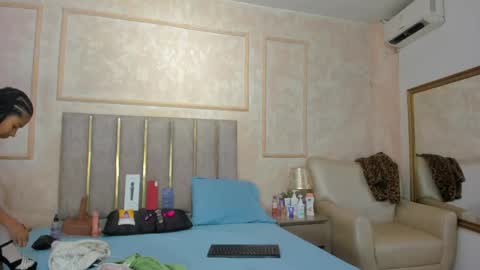 Miaasummer online show from 05/02/26, 11:37