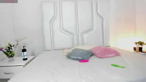 Snapshot of miaatorres_ chatting on 04/17/26, 12:08 miaatorres_ online show from 04/17/26, 12:08