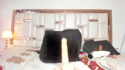 Mia  online show from 01/24/25, 03:34