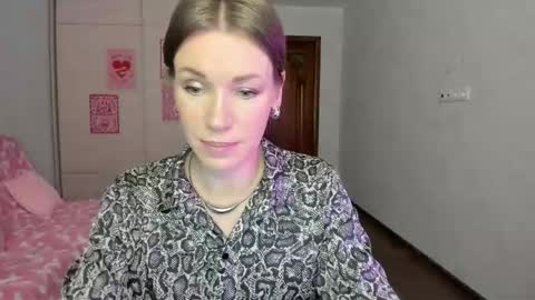 Snapshot of miababy14 chatting on 04/29/26, 05:55 Mia online show from 04/29/26, 05:55