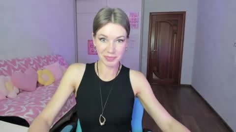 Snapshot of miababy14 chatting on 06/16/26, 04:26 Mia online show from 06/16/26, 04:26