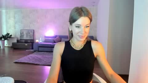 Snapshot of miababy14 chatting on 06/25/26, 05:12 Mia online show from 06/25/26, 05:12