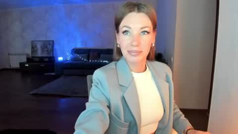 Snapshot of miababy14 chatting on 06/29/26, 04:19 Mia online show from 06/29/26, 04:19