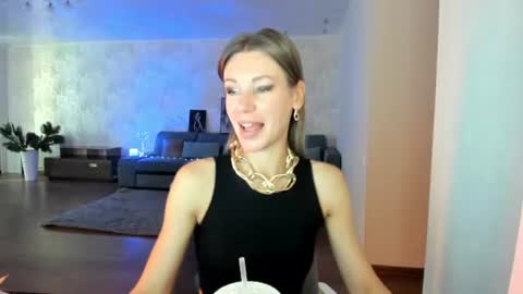 Snapshot of miababy14 chatting on 07/08/26, 04:28 Mia online show from 07/08/26, 04:28