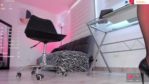 Snapshot of miabelier_ chatting on 01/20/25, 04:34 Mia Belier online show from 01/20/25, 04:34