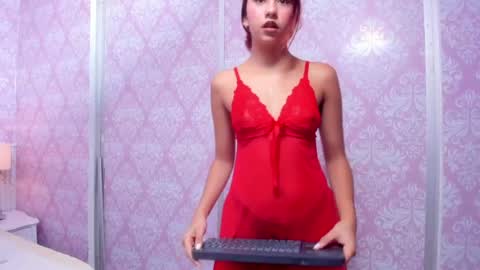 Mia online show from 06/04/26, 11:11