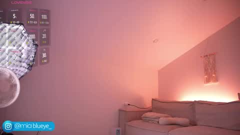 miablueye online show from 09/16/25, 05:03