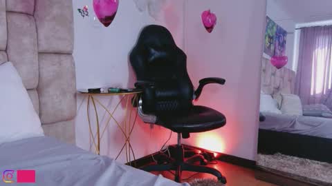 miablumm_ online show from 03/20/26, 02:44