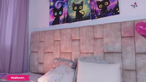 miablumm_ online show from 03/22/26, 09:07