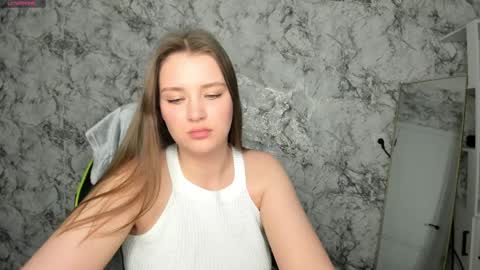 Snapshot of miabrian chatting on 04/04/26, 06:38 Mia online show from 04/04/26, 06:38