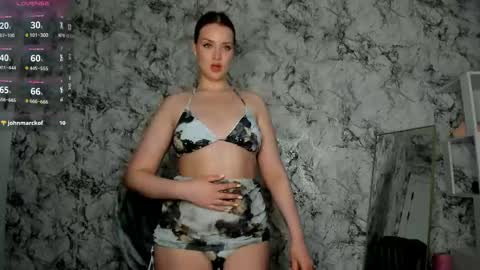 Snapshot of miabrian chatting on 04/20/26, 09:56 Mia online show from 04/20/26, 09:56