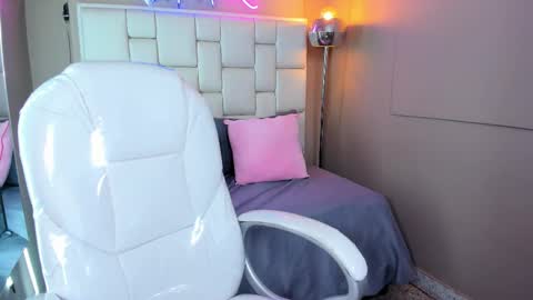 Snapshot of miacamille chatting on 03/26/26, 07:08 Mia Camille online show from 03/26/26, 07:08