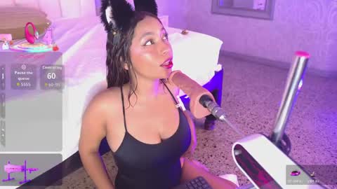Snapshot of miacamille chatting on 04/11/26, 01:48 Mia Camille online show from 04/11/26, 01:48