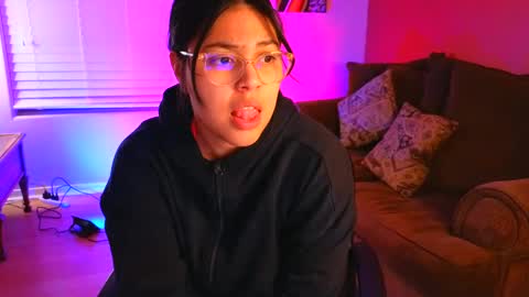 Mia online show from 12/02/24, 02:20