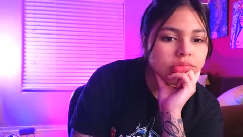 Mia online show from 12/08/24, 07:05