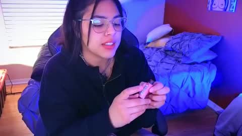 Mia online show from 01/21/25, 01:18