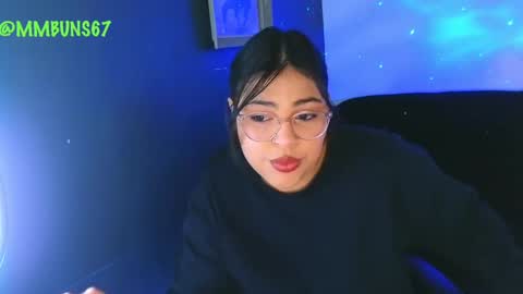 Mia online show from 09/19/25, 11:49