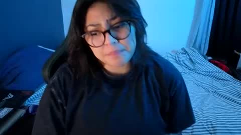 Snapshot of miacanela_xo chatting on 04/25/26, 01:19 Mia online show from 04/25/26, 01:19