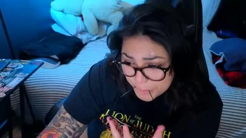Snapshot of miacanela_xo chatting on 05/13/26, 12:08 Mia online show from 05/13/26, 12:08