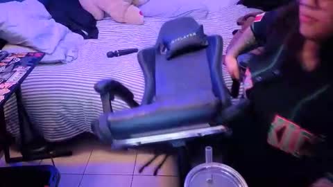 Snapshot of miacanela_xo chatting on 05/18/26, 12:51 Mia online show from 05/18/26, 12:51