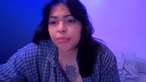 Snapshot of miacanela_xo chatting on 05/19/26, 02:18 Mia online show from 05/19/26, 02:18