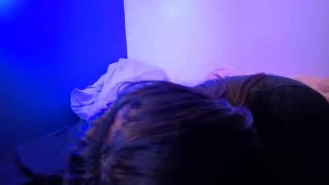 Snapshot of miacanela_xo chatting on 05/20/26, 01:23 Mia online show from 05/20/26, 01:23