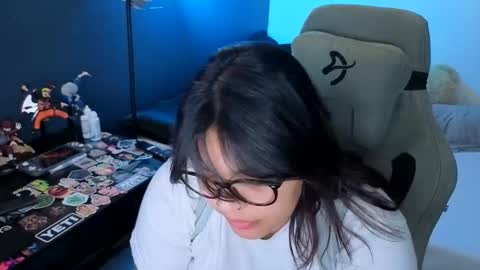 Snapshot of miacanela_xo chatting on 05/28/26, 02:20 Mia online show from 05/28/26, 02:20