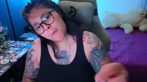 Snapshot of miacanela_xo chatting on 06/04/26, 01:44 Mia online show from 06/04/26, 01:44