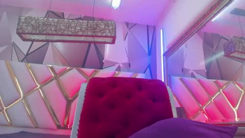   online show from 03/12/25, 02:34