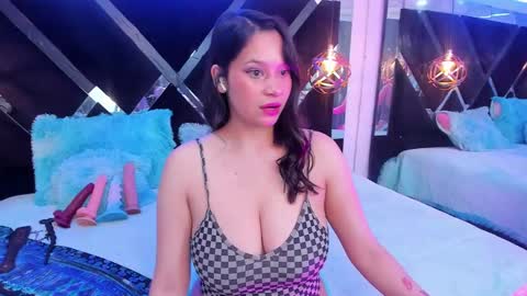 Snapshot of miacharloth chatting on 03/28/26, 01:49 Mia online show from 03/28/26, 01:49