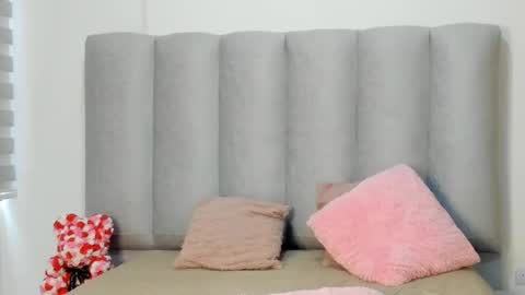 Snapshot of miacleark chatting on 11/02/25, 08:00 miacleark online show from 11/02/25, 08:00