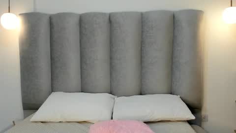 Snapshot of miacleark chatting on 12/14/25, 09:19 miacleark online show from 12/14/25, 09:19