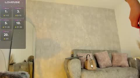 miacooper online show from 02/11/25, 12:16