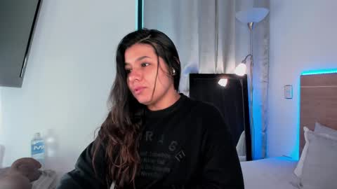 IG Yojanagomez  online show from 02/17/25, 12:27