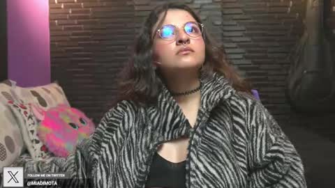 Mia online show from 11/01/25, 07:21