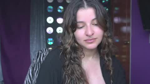 Snapshot of miadimota chatting on 04/25/26, 05:21 Mia online show from 04/25/26, 05:21